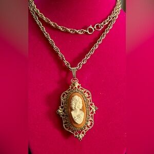 Vintage Gold and Cream Cameo Necklace